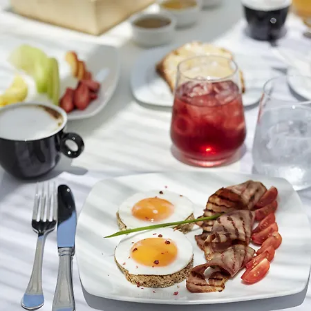 Mr. And Mrs. White Tinos Hotel 4*