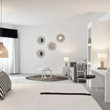 Mr. And Mrs. White Tinos Hotel