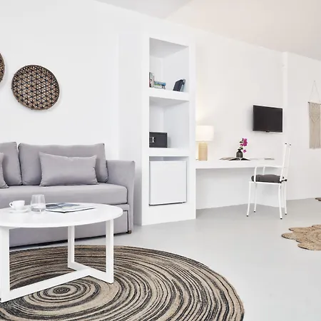 Mr. And Mrs. White Tinos Hotel