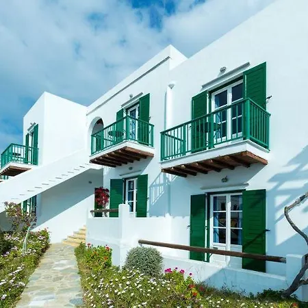 Mr. And Mrs. White Tinos Hotel