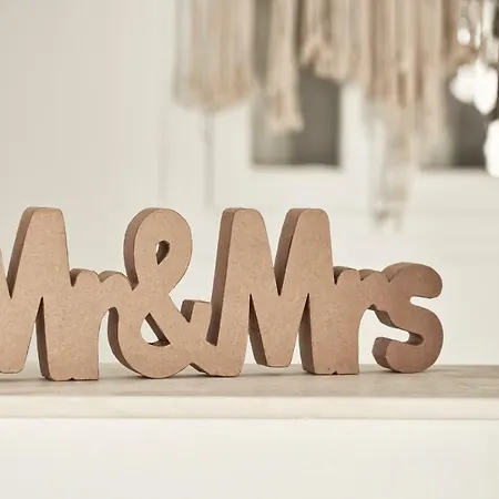 Mr. And Mrs. White Tinos 4*