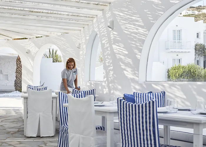 Mr & Mrs White Tinos Hotel 4*