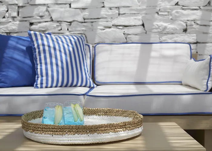 Mr & Mrs White Tinos Hotel 4*