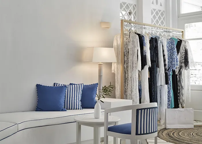 Mr & Mrs White Tinos