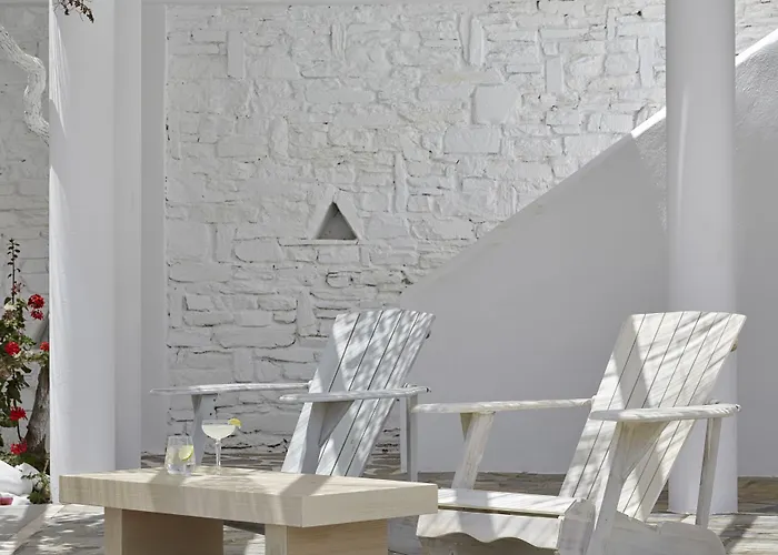 Mr & Mrs White Tinos