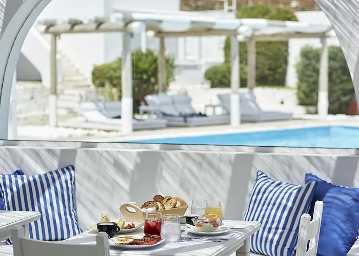 Hotel Mr & Mrs White Tinos 4*