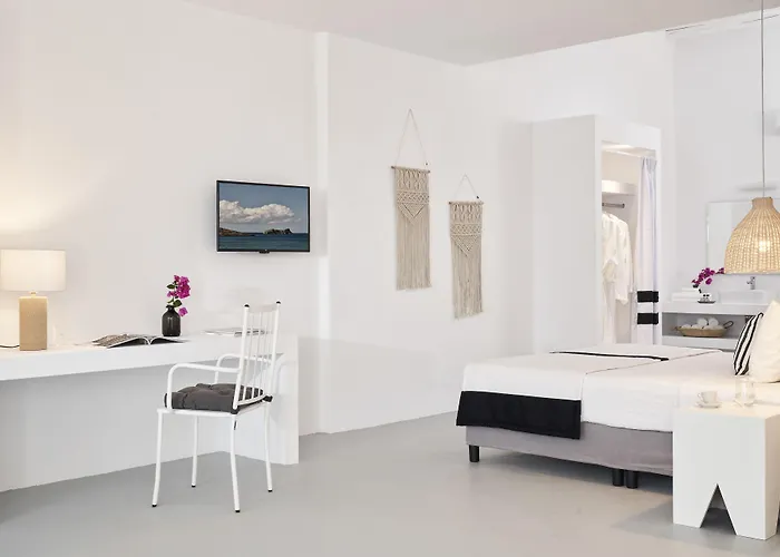 Mr & Mrs White Tinos Hotel