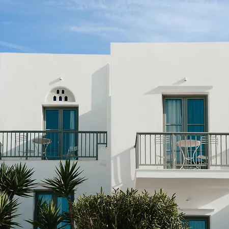 Mr. And Mrs. White Tinos فندق 4*