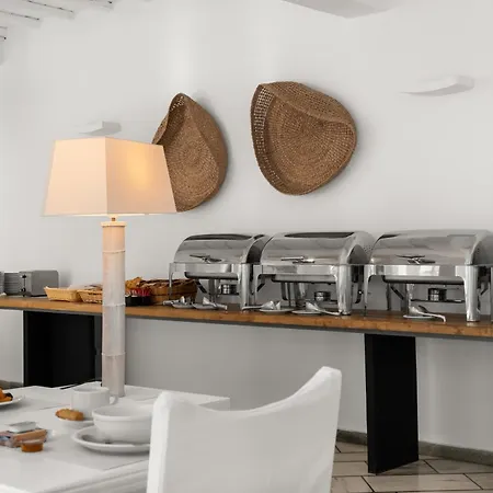 Mr And Mrs White Tinos 4*