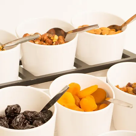 Mr. And Mrs. White Tinos Hotel