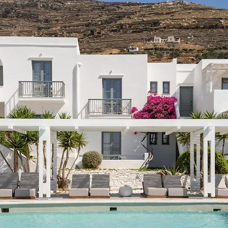 Mr. And Mrs. White Tinos Hotel