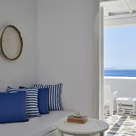 Mr And Mrs White Tinos 4*