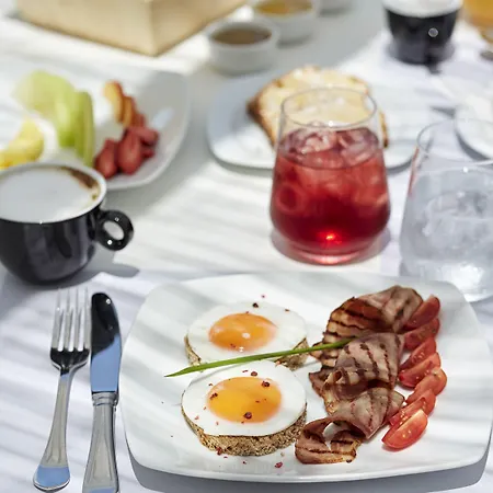 Mr. And Mrs. White Tinos Hotel 4*