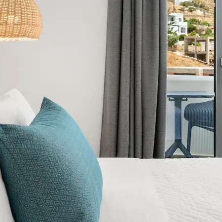 فندق Mr And Mrs White Tinos 4*