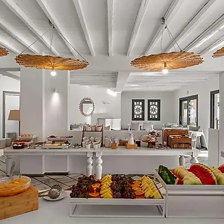 Mr And Mrs White Tinos 4*