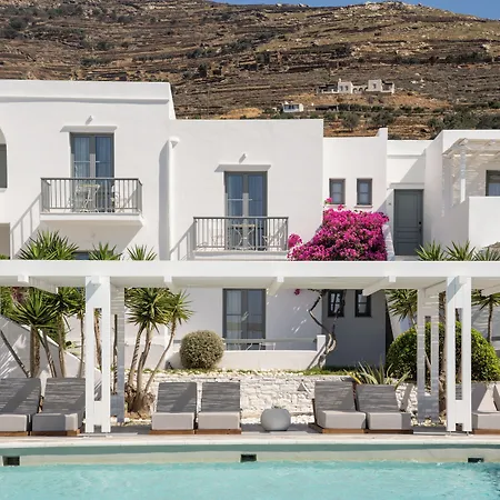 Mr And Mrs White Tinos 4*