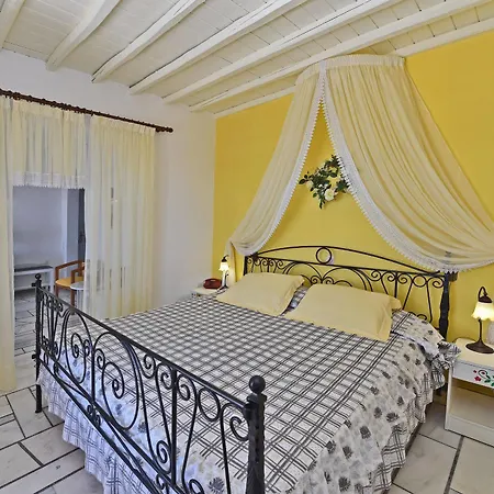 Mr. And Mrs. White Tinos Hotel 4*