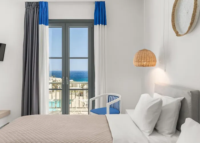 Mr & Mrs White Tinos 4*